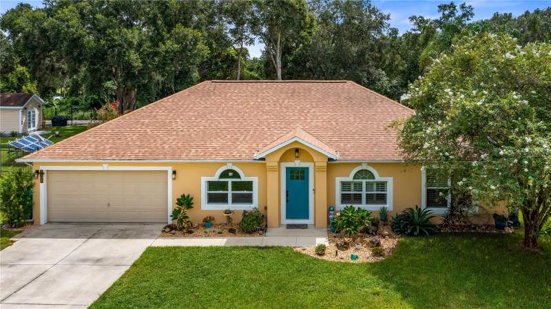 5 bedroom Single Family Residence at 1101 Myrtle Lake View Drive, Fruitland Park Glen Ph 01 02 & 03, Fruitland Park — photo 2