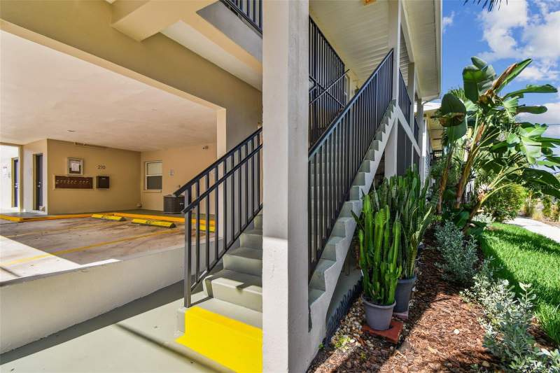 2 bedroom Condominium at 210 6th Avenue #9, Siena Downtown Condo The, St Petersburg — photo 3
