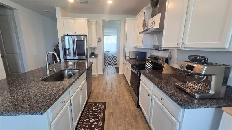 4 bedroom Single Family Residence at 12163 Stirrup Drive, Hilltop Point Rep, Dade City — photo 5