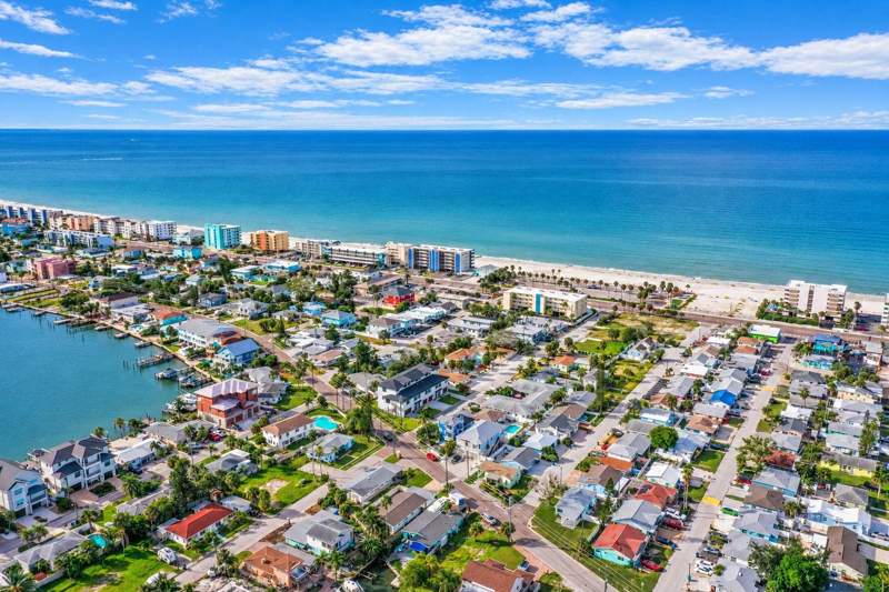 3 bedroom Single Family Residence at 170 145th Avenue, Madeira Shores Sub, Madeira Beach — photo 2