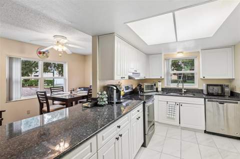 9902 Turf Way #6, Orlando FL - photo 7 of 21
