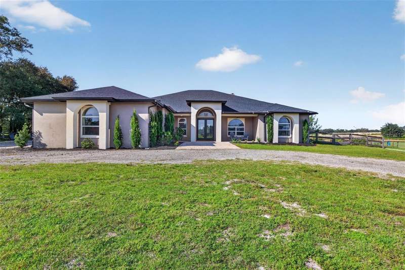 4 bedroom Single Family Residence at 15818 Mahoney Drive, Shady Acres Homeowners Unrec Sub, Spring Hill — photo 4