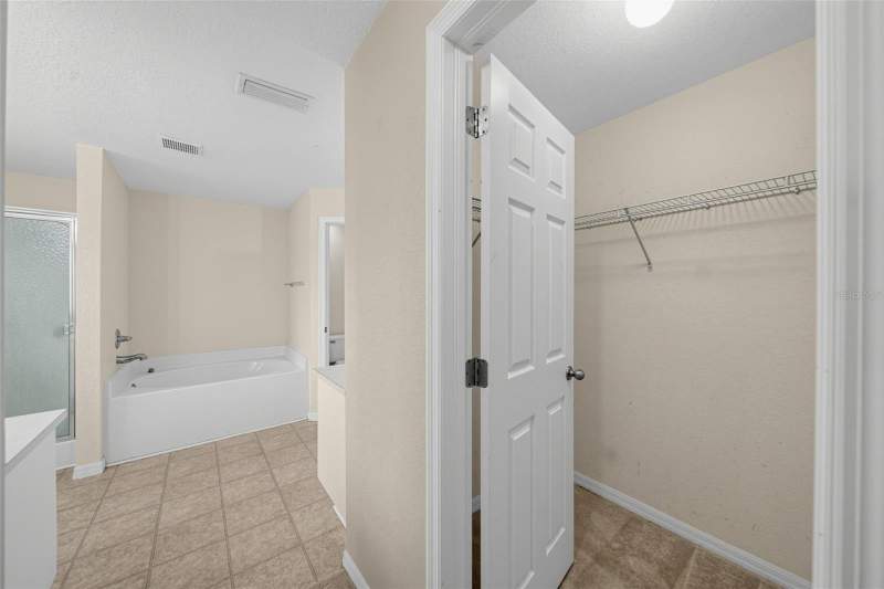 4 bedroom Single Family Residence at 2019 Wanda Avenue, Lehigh Park, Lehigh Acres — photo 4