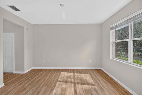 3707 Parkridge Circle #7-106, Sarasota FL - photo 10 of 22