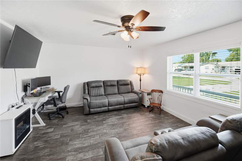 3 bedroom Single Family Residence at 407 Tennessee Avenue, St Cloud 2nd Town Of, St Cloud — photo 4