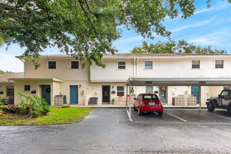 Townhouses At Bonnie Bay Condo