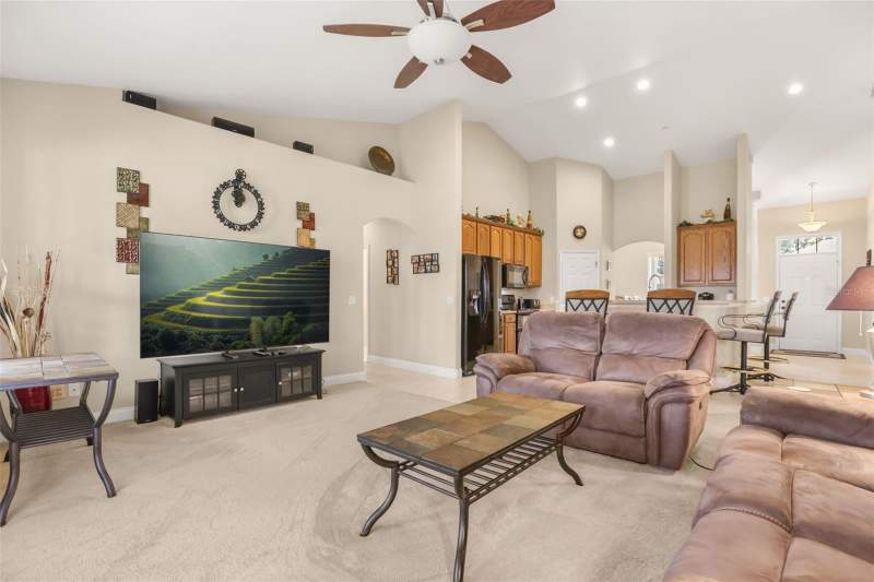 4 bedroom Single Family Residence at 730 Country Walk Cove, Country Walk Lake Region, Eagle Lake — photo 2