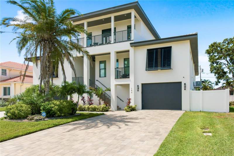 5 bedroom Single Family Residence at 104 17th Street, Belleair Beach, Belleair Beach — photo 3