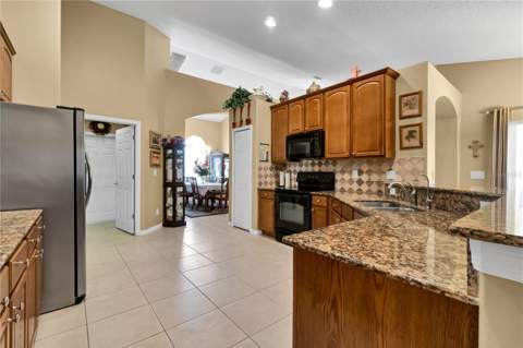 13144 Coldwater Loop, Clermont FL - photo 12 of 52