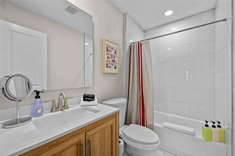 7957 Cottonwoode Drive, Largo FL - photo 19 of 38