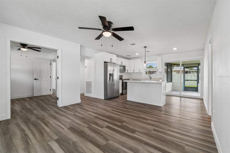 4 bedroom Single Family Residence at 4417 W Fairview Heights, Gandy Gardens 5, Tampa — photo 4