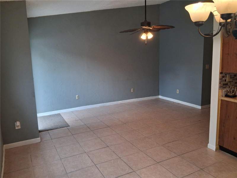 2 bedroom Condominium at 1977 SW 69th Drive, Tower Oaks Manor, Gainesville — photo 3