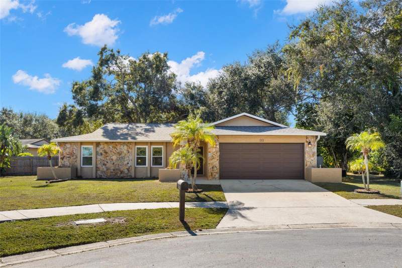 112 MEADOWCROSS DRIVE home for sale in Country Villas