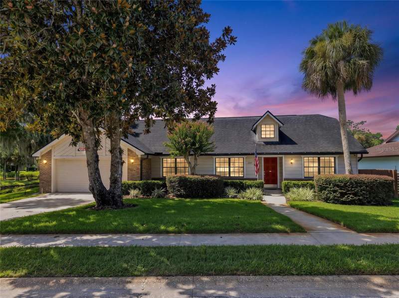 4 bedroom Single Family Residence at 807 Riverbend Boulevard, Sweetwater Oaks Sec 18, Longwood — photo 2