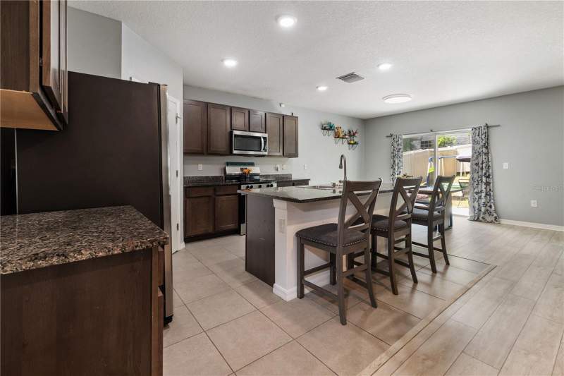 5 bedroom Single Family Residence at 9210 Watolla Drive, Jefferson Estates, Thonotosassa — photo 3