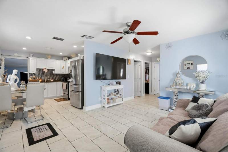 3 bedroom Single Family Residence at 6820 Larmon Street, Crestridge Sub, Tampa — photo 5