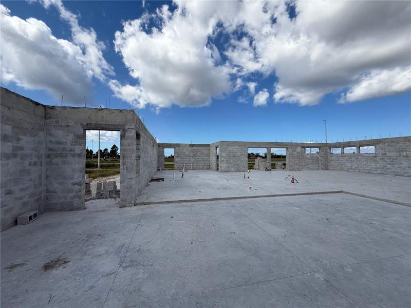 3 bedroom Single Family Residence at 324 NW 31st Place, Cape Coral, Cape Coral — photo 4