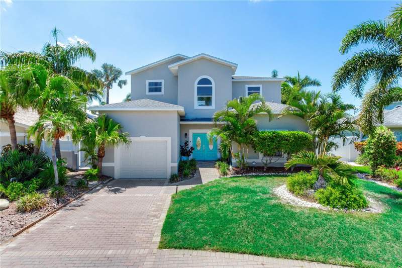 5 bedroom Single Family Residence at 17081 DOLPHIN DRIVE, NORTH REDINGTON BEACH SEC B, NORTH REDINGTON BEACH — photo 2