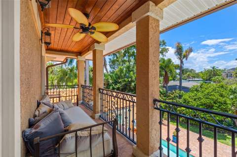 1124 Seville Lane, St Petersburg FL - photo 13 of 58
