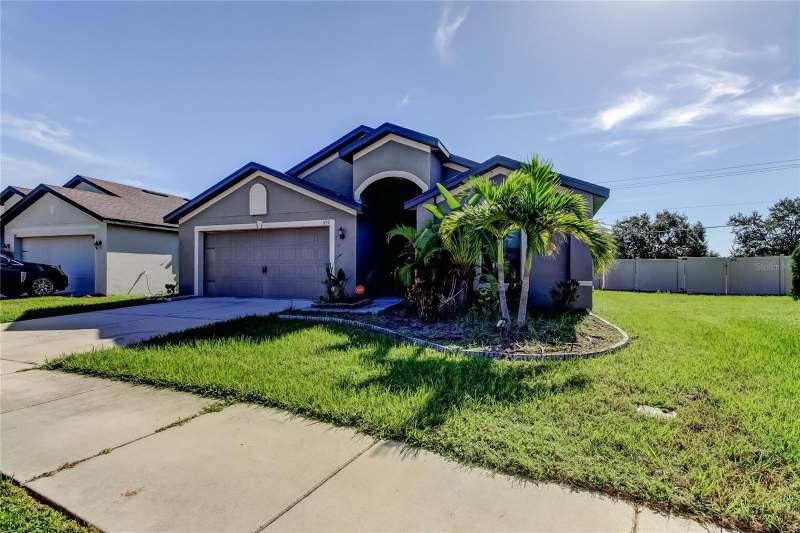 1739 CHATHAM GREEN CIRCLE home for sale in Wynnmere West