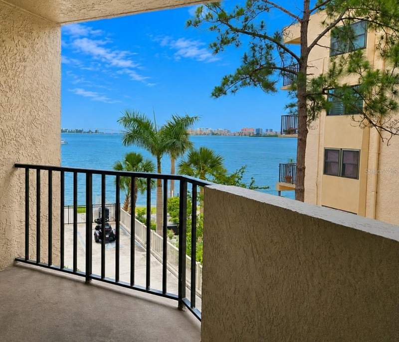 1 bedroom Condominium at 602 LIME AVENUE #203, CAMELOT OAKS CONDO, CLEARWATER — photo 1