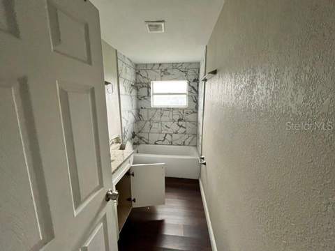 4915 Pocahontas Lane, Lakeland FL - photo 6 of 8