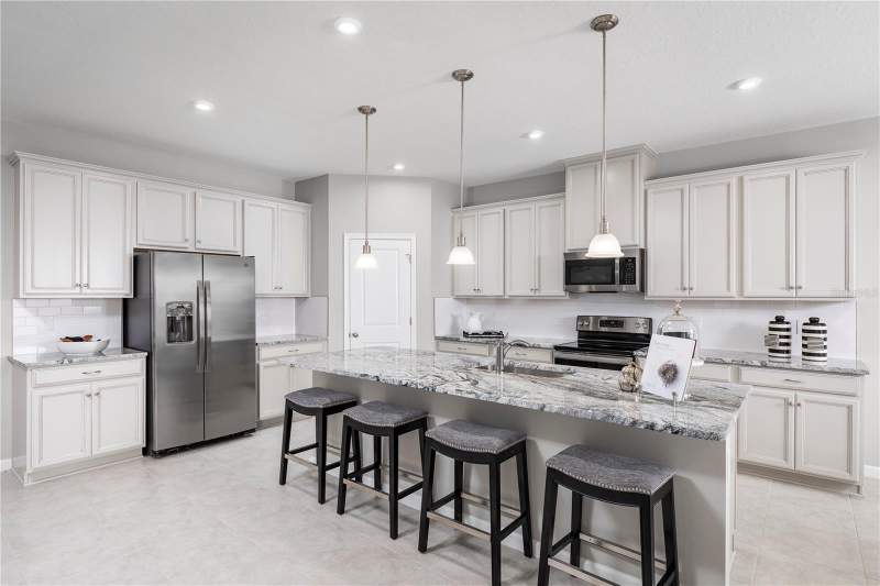 4 bedroom Single Family Residence at 9816 Pine Mill Court, Lake Nellie Crossing, Clermont — photo 5