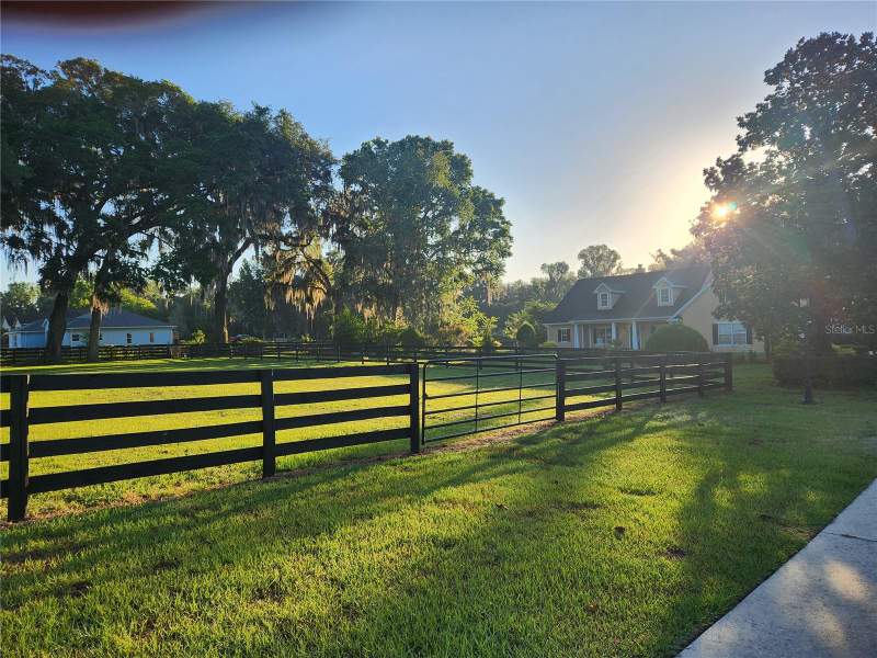 4 bedroom Single Family Residence at 9041 SW 14th Avenue, Spring Grove, Ocala — photo 3