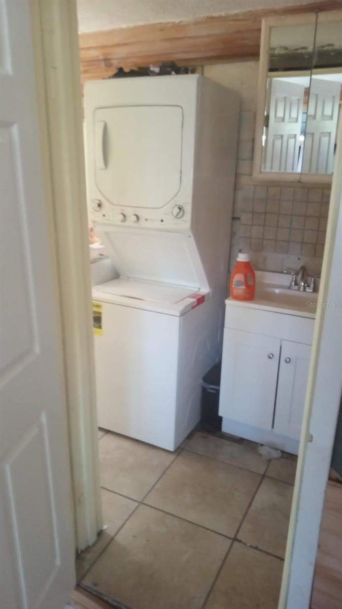 4 bedroom Single Family Residence at 6631 Rosati Lane, Brookwood 1st Add Bear Creek Rep, St Petersburg — photo 3