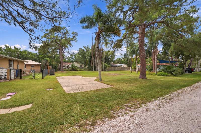 3 bedroom Single Family Residence at 511 Tennessee Avenue, Crystal Beach Rev, Crystal Beach — photo 2