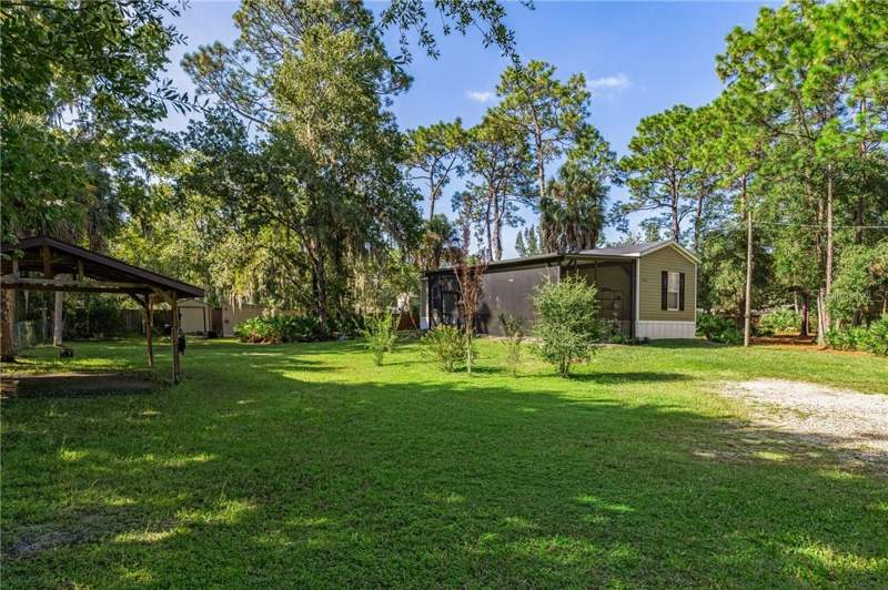 2 bedroom home at 8160-8180 W Tracy Court, Homosassa, Homosassa — photo 2
