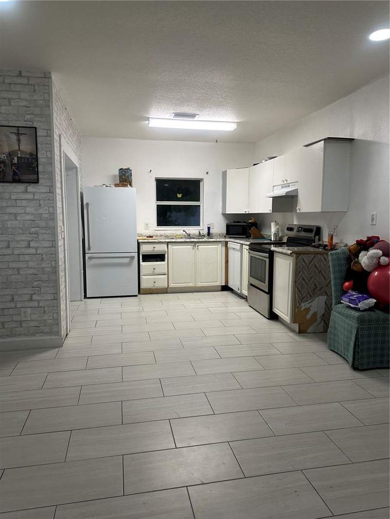 3 bedroom Townhouse at 2325 28th Avenue, Oak View Ph I, Palmetto — photo 3