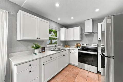 6726 12th Street, St Petersburg FL - photo 11 of 35