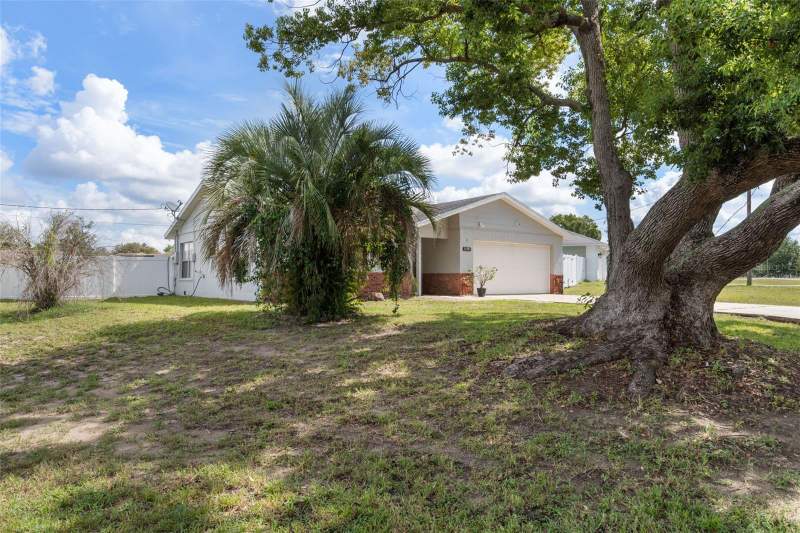 2 bedroom Single Family Residence at 11191 Allwood Street, Spring Hill, Spring Hill — photo 3