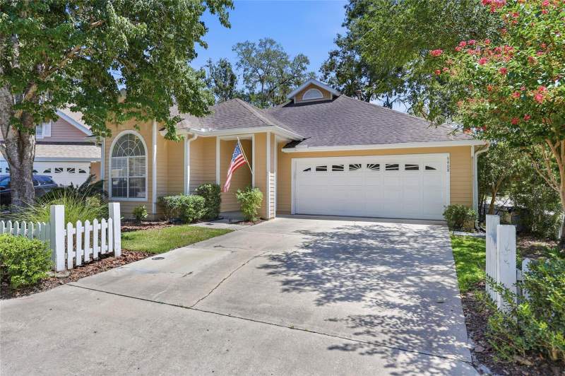 3 bedroom Single Family Residence at 9408 SW 39th Avenue, Haile Plantation Unit 33 Ph 1 Rep, Gainesville — photo 2