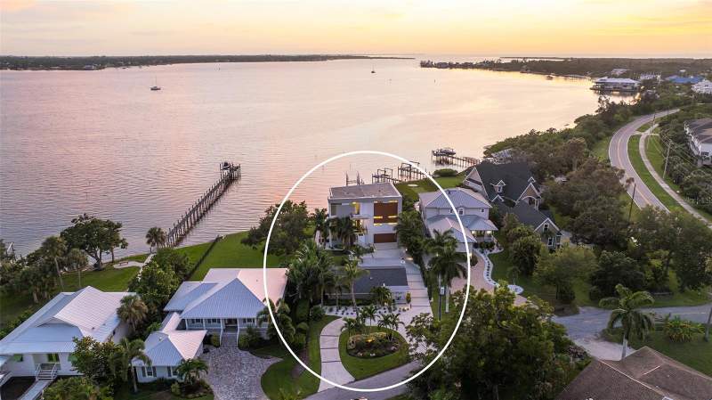 5 bedroom Single Family Residence at 907 35th Avenue Drive, River Terrace, Palmetto — photo 5