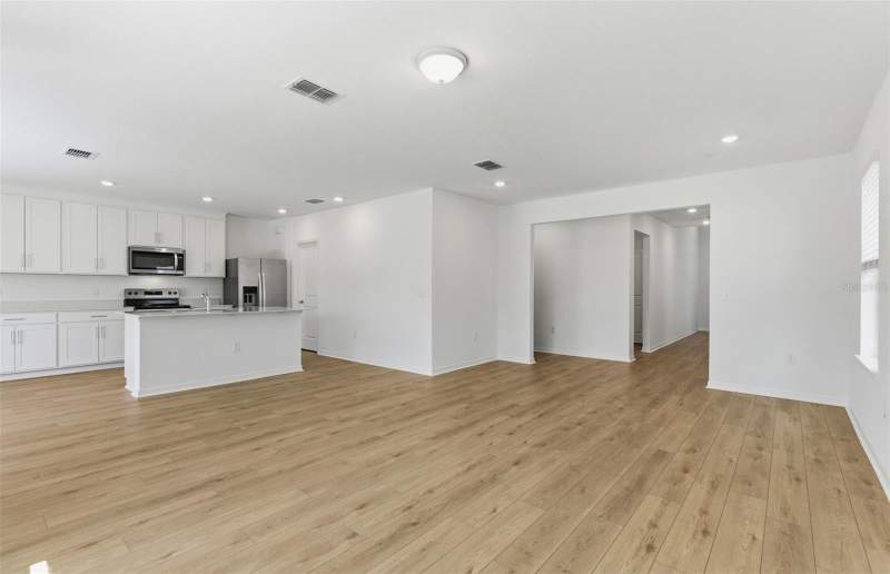 4 bedroom Single Family Residence at 1090 Silverlake Boulevard, Silverlake Phase 2, Lake Alfred — photo 5