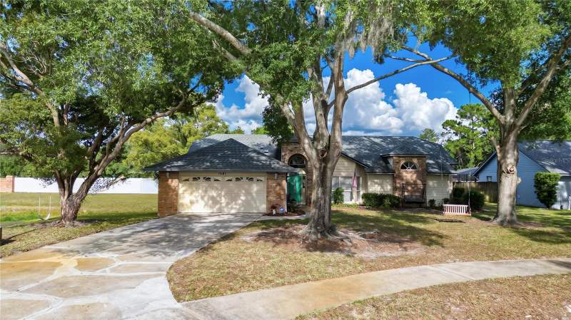 4 bedroom Single Family Residence at 1681 E SPRING RIDGE CIRCLE, CROWN POINT SPGS, WINTER GARDEN — photo 3