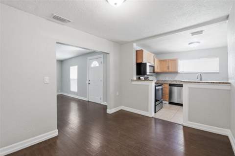 1410 E Waters Avenue, Tampa FL - photo 8 of 38
