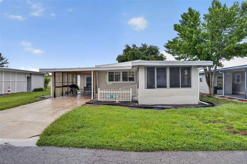 219 PARADISE home for sale in Molokai Mobile Home Park