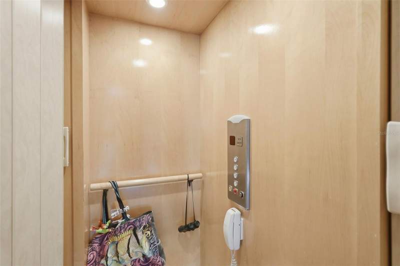 3 bedroom Townhouse at 200 Brightwater Drive #10, Brightwater Twnhms, Clearwater Beach — photo 5