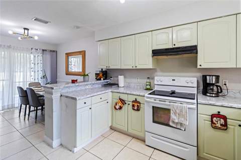211 Dawn Court, Kissimmee FL - photo 10 of 29