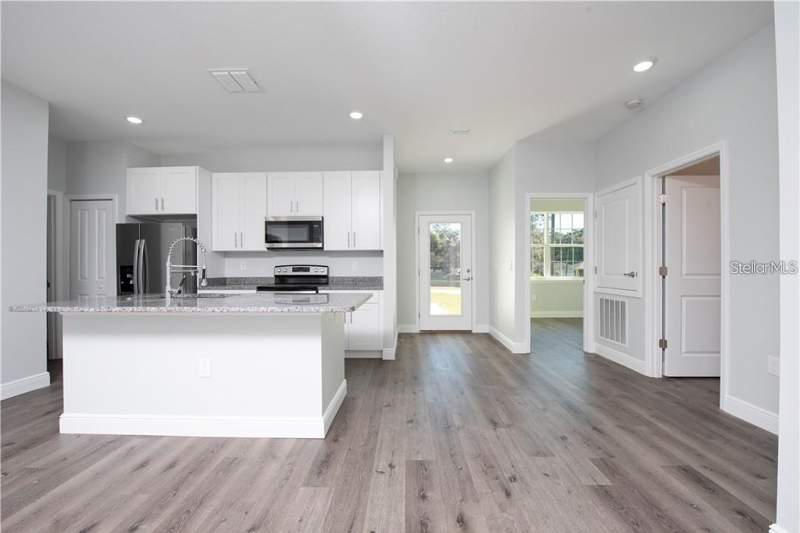 3 bedroom Single Family Residence at 2433 Avenue F, Inwood, Winter Haven — photo 2