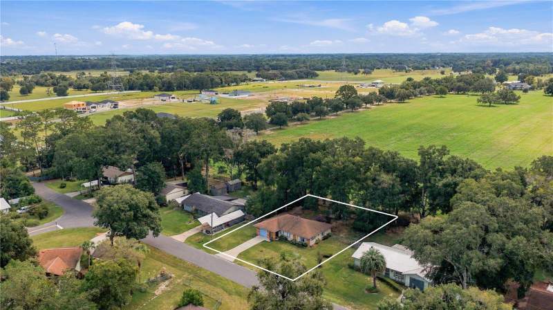 3 bedroom Single Family Residence at 7560 SE 114th Lane, Belleview Oaks Estate, Belleview — photo 3