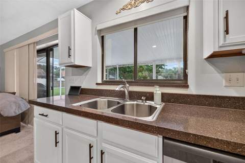 18301 Big Pond Way, Tampa FL - photo 13 of 40