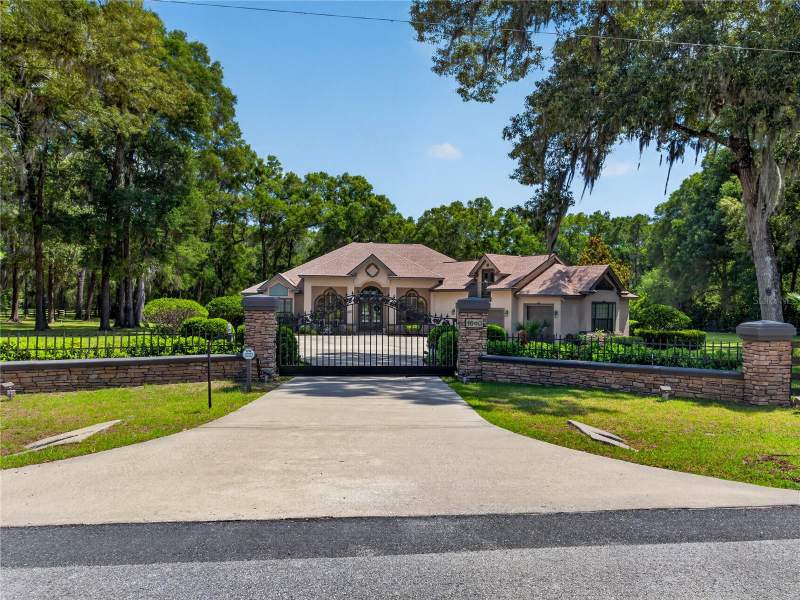 4 bedroom Single Family Residence at 1640 SE 91st Place, Turning Hawk Ranch Un 02, Ocala — photo 2