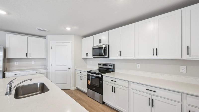 5 bedroom Single Family Residence at 17521 Whiskey Creek Trail, Rye Crossing, Parrish — photo 4