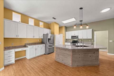 5592 NE 61st Avenue Road, Silver Springs FL - photo 17 of 47