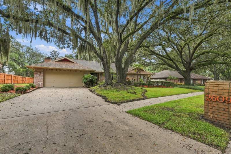4 bedroom Single Family Residence at 2609 Manor Oak Drive, High Oaks Manor, Valrico — photo 4