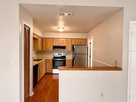 608 E Warren Avenue, Longwood FL - photo 7 of 24